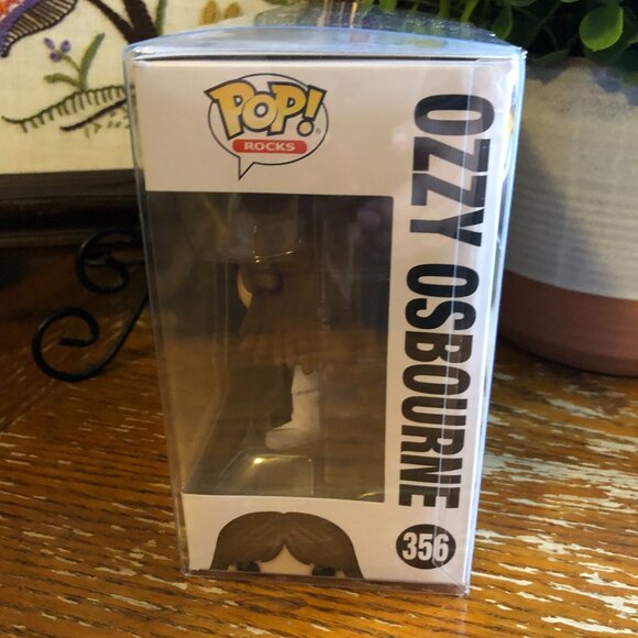 Vaulted Exclusive Ozzy Osbourne Purple Fringe Funko Pop Rocks #332 - Picture 4 of 6